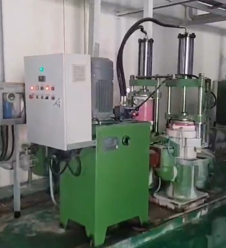 光伏行業(yè)柱塞泥漿泵使用現(xiàn)場(chǎng)